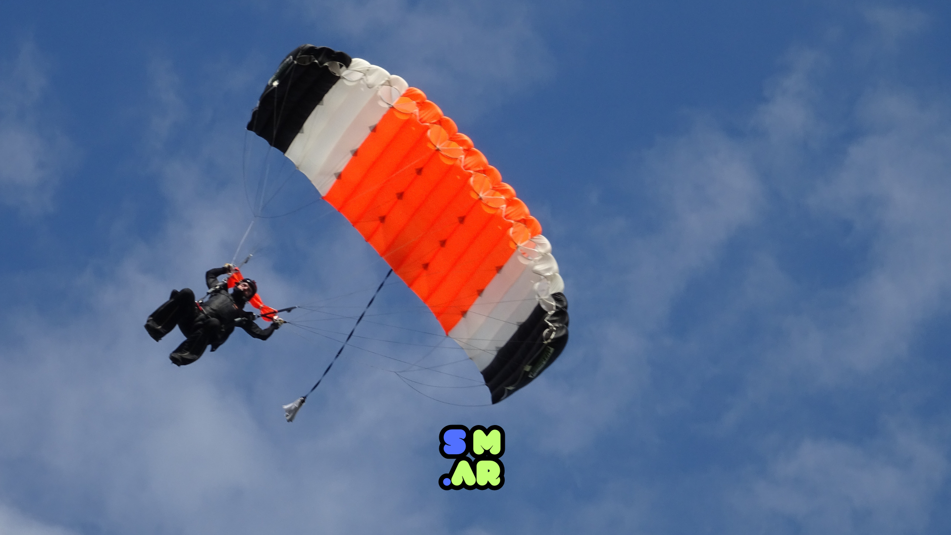 Paracaídas en vuelo